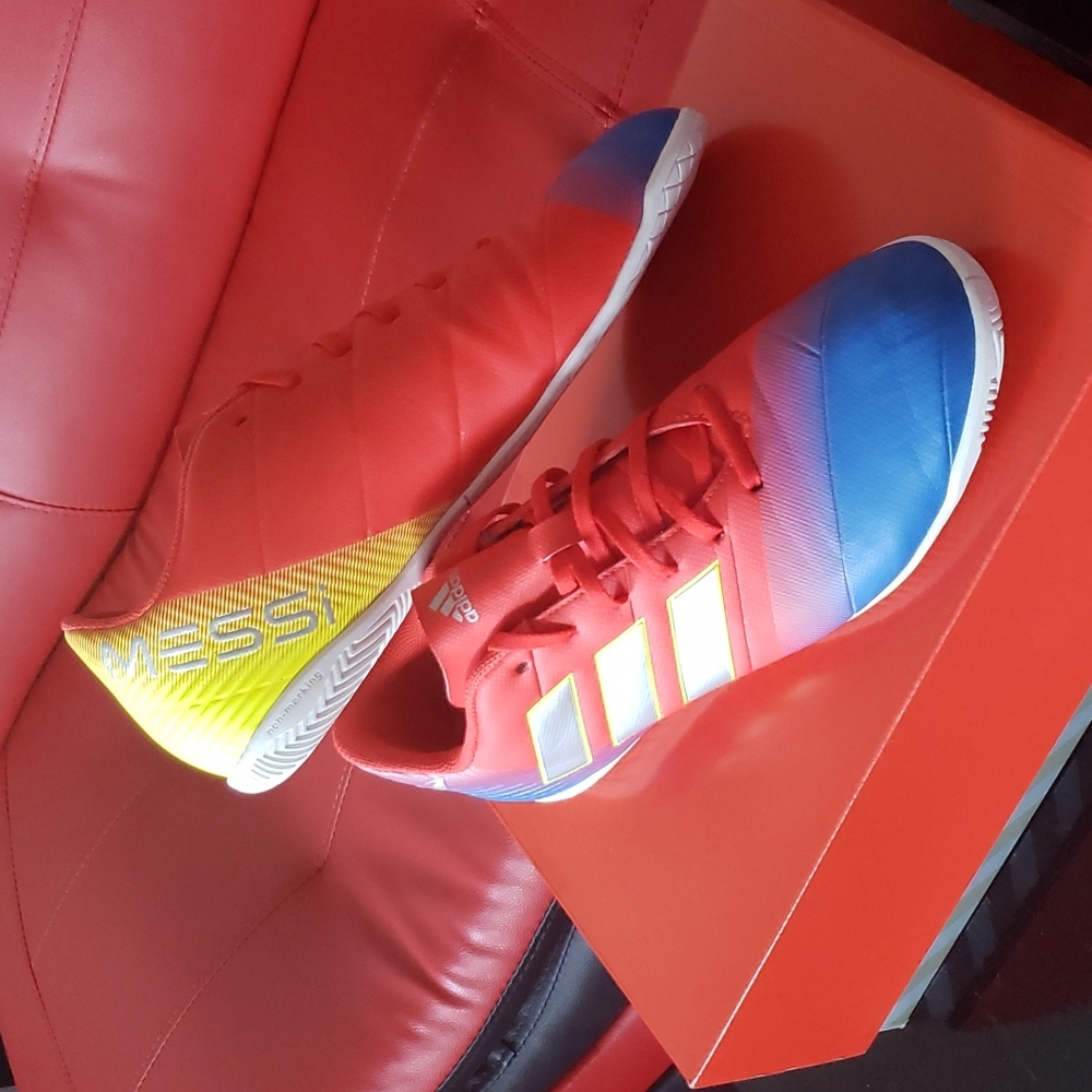 Adidas men sneakers. Like New